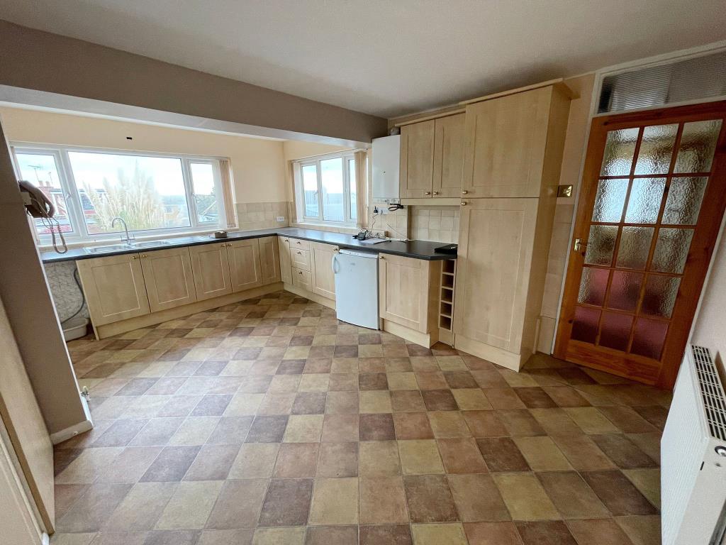 Lot: 129 - SEMI-DETACHED BUNGALOW WITH GARAGE - Kitchen - Dining room